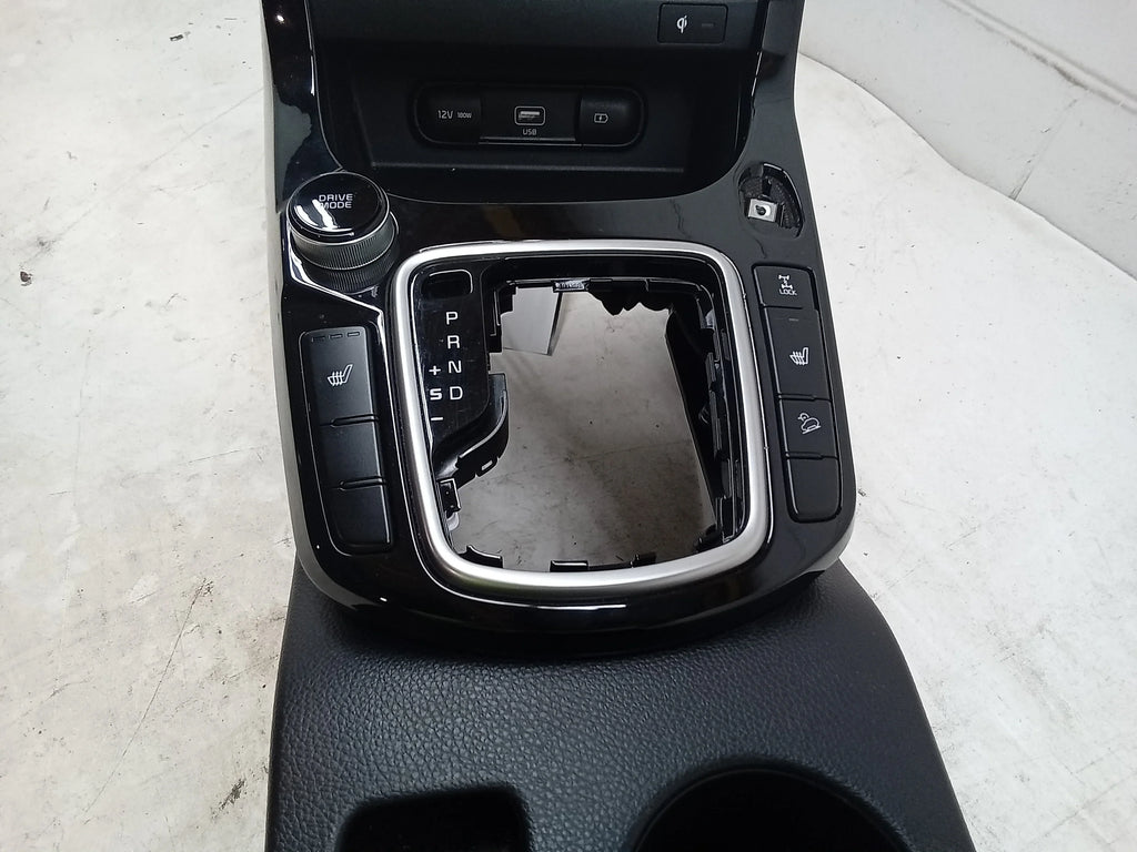Pre-Owned 21 Kia Seltos Floor Center Console W/ Phone Charger And USB Ports OEM (Good)