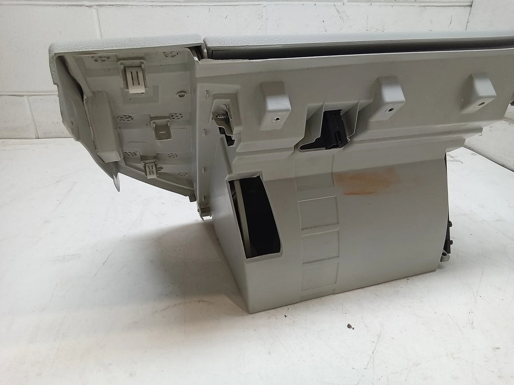 Pre-Owned 17 Jeep Renegade Glove Box OEM (Good)