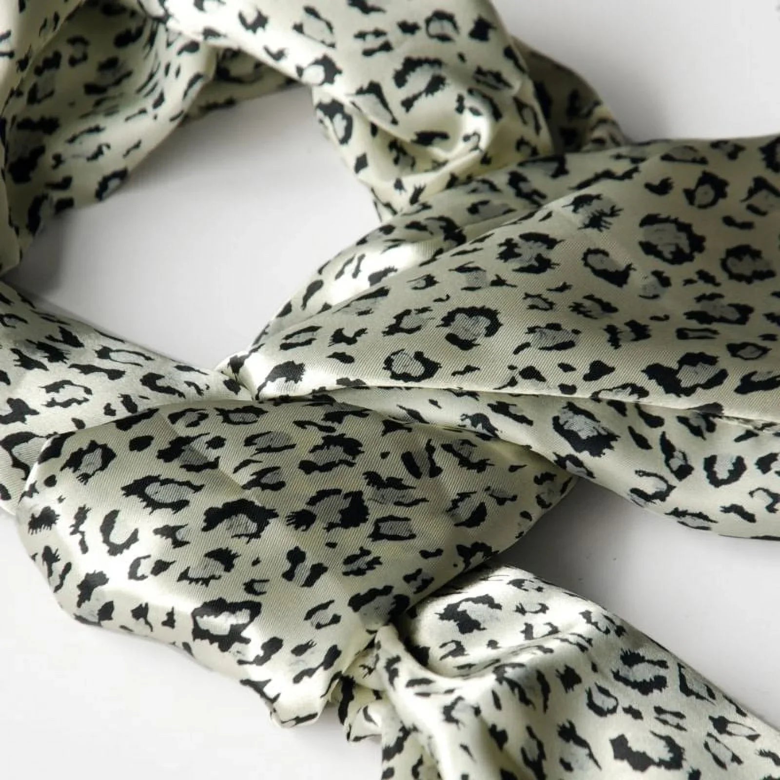 Blancho Ivory Leopard Animal Print Elegant Exquisitely Soft Silk Scarf/Wrap/Shawl(Large)